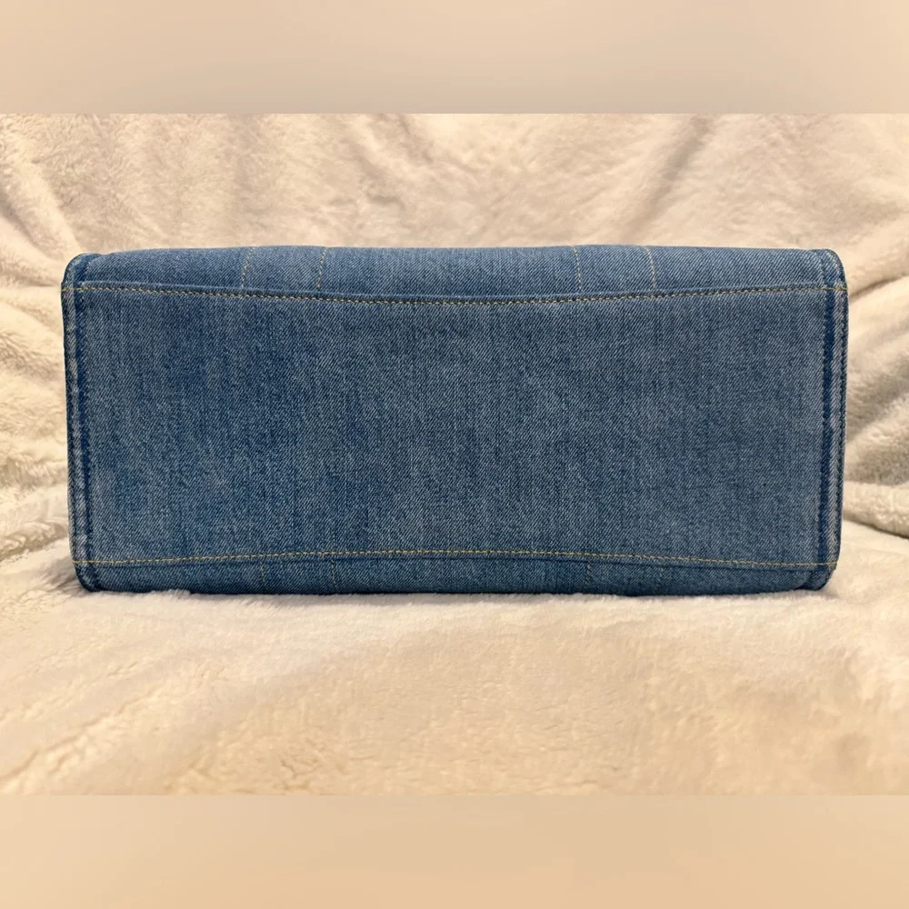 Coach Cargo Tote in Indigo Denim NWT CR657 Medium - fits 13” laptop - Picture 5 of 8